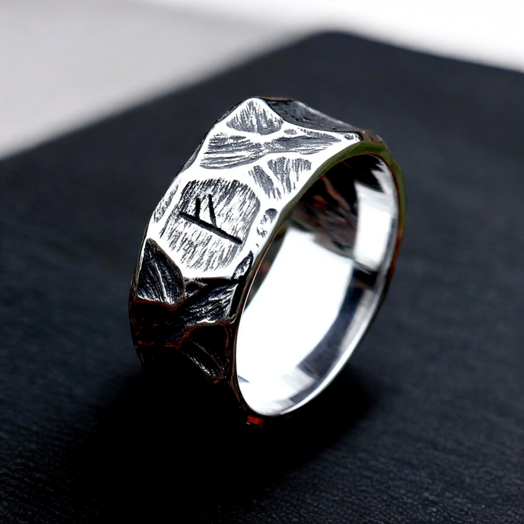 Viking Rune Ring - 10mm