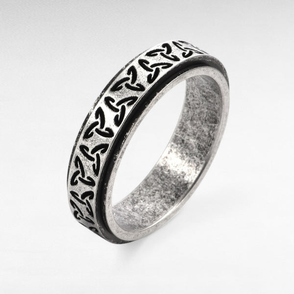 Antiqued Stainless Steel Triquetra Spin Ring – 6mm